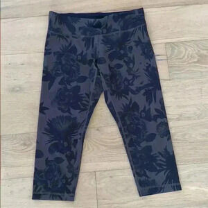 Lululemon floral Capri legging grey black